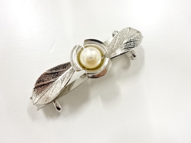 JAPANESE KIMONO / ANTIQUE OBIDOME (SASH CLIP) / PEARL